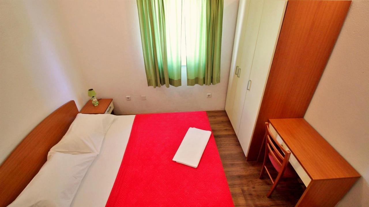 Apartments Marko Nemira Omiš Exterior foto