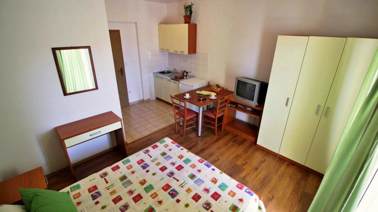 Apartments Marko Nemira Omiš Exterior foto