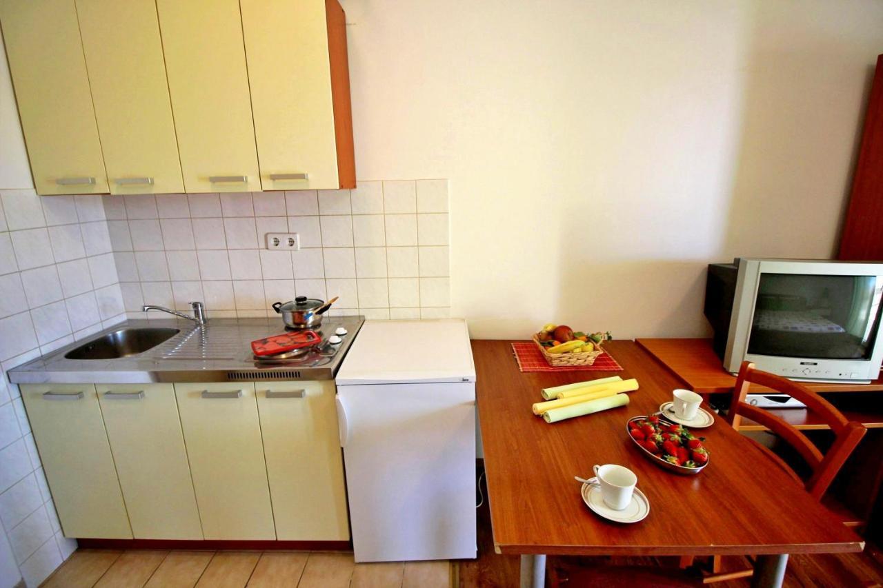 Apartments Marko Nemira Omiš Exterior foto