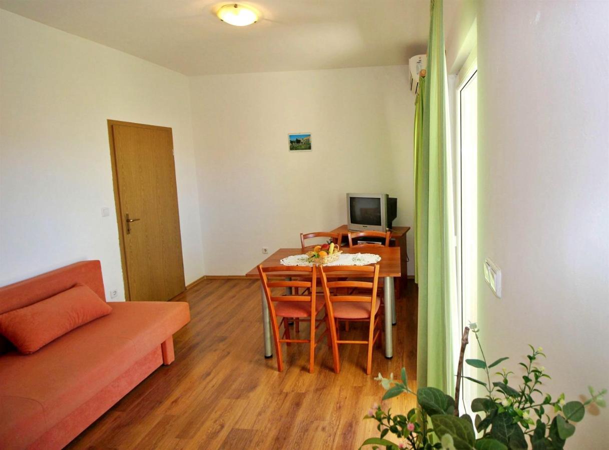 Apartments Marko Nemira Omiš Exterior foto
